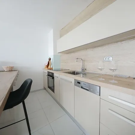 Luxury Sunset Penthouse With Seaview 아파트 *