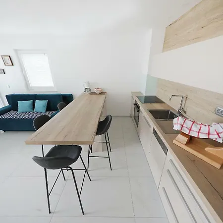 Luxury Sunset Penthouse With Seaview Petrcane