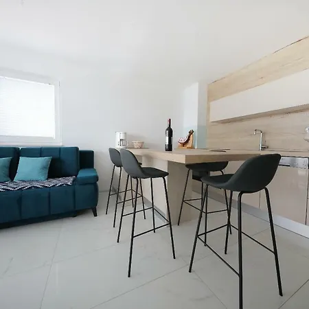 Luxury Sunset Penthouse With Seaview