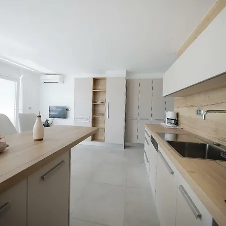 Luxury Sunset Penthouse With Seaview 아파트 돈제페트레케인