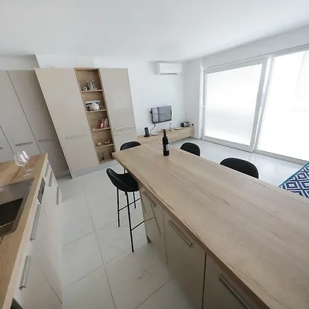 아파트 Luxury Sunset Penthouse With Seaview