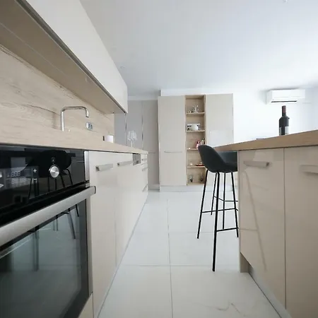 Luxury Sunset Penthouse With Seaview 아파트