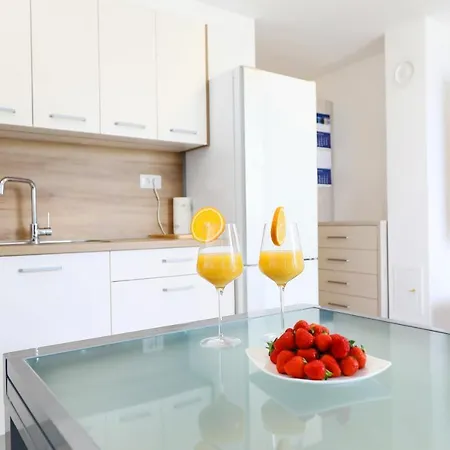 Luxury Sunset Penthouse With Seaview 아파트 *