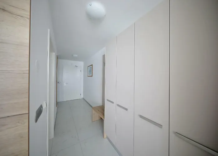 Luxury Sunset Penthouse With Seaview بيتريتْشاني