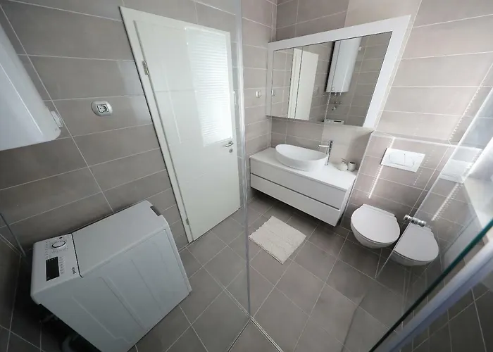 Luxury Sunset Penthouse With Seaview بيتريتْشاني