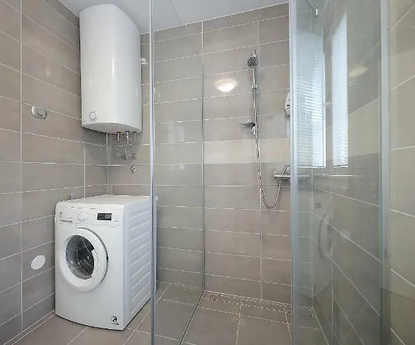 Luxury Sunset Penthouse With Seaview شقة بيتريتْشاني