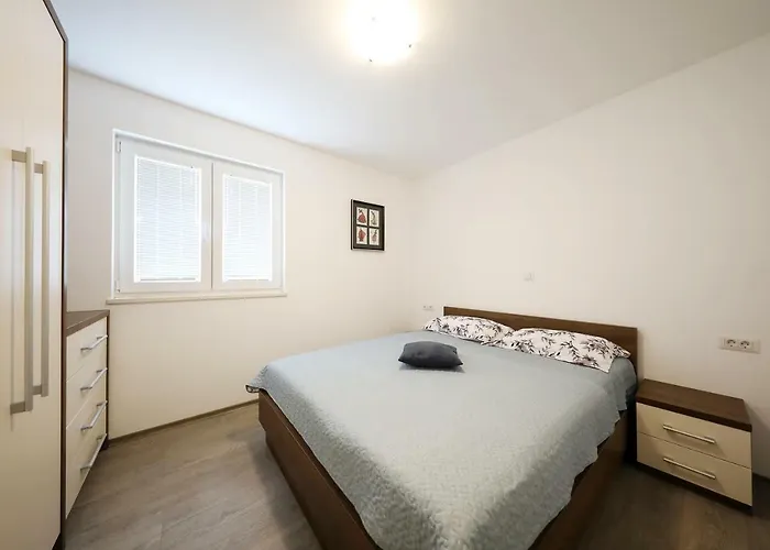 شقة Luxury Sunset Penthouse With Seaview بيتريتْشاني