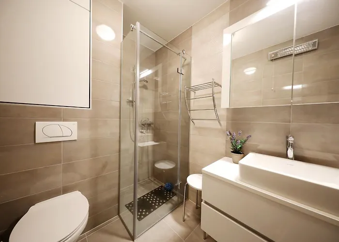 Luxury Sunset Penthouse With Seaview شقة بيتريتْشاني