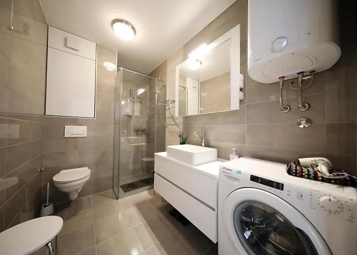 Luxury Sunset Penthouse With Seaview بيتريتْشاني