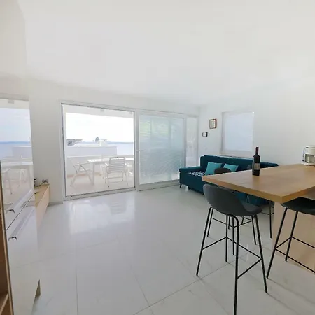 アパート Luxury Sunset Penthouse With Seaview ペトルチャネ